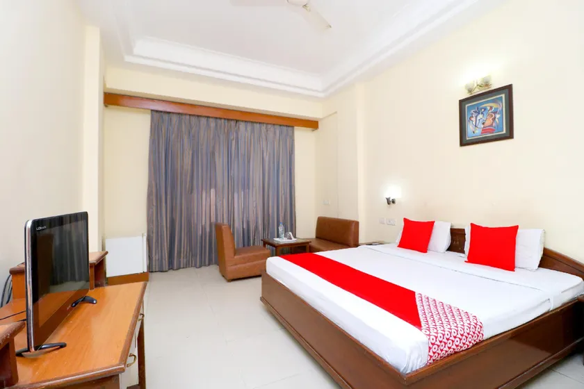 OYO 43237 Hotel Park Inn - Image 1