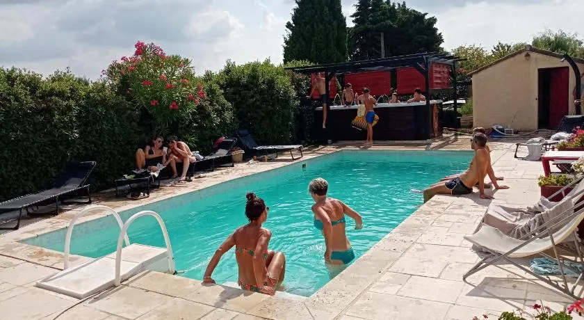 Le Val du Corsaire - Piscine - Convivialité - c'est comme à la maison - Image 1