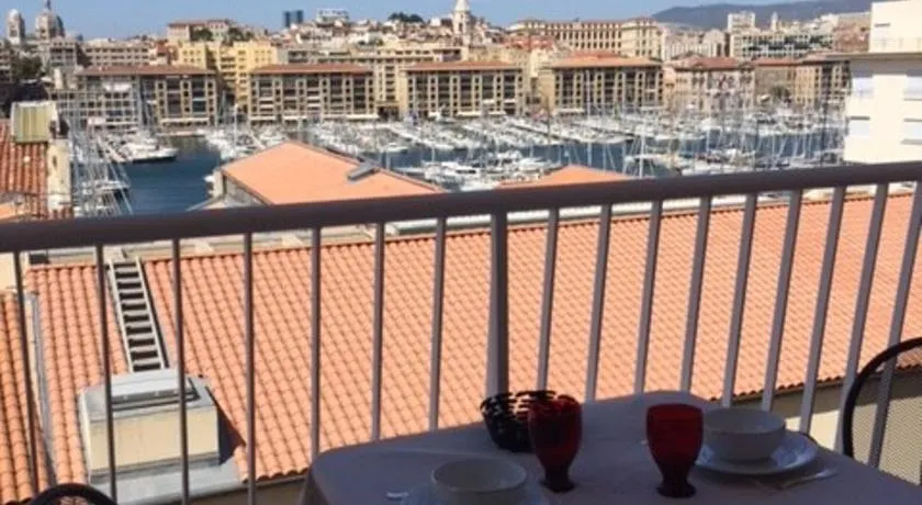 Suite privée du balcon du vieux port Marseille - Image 1