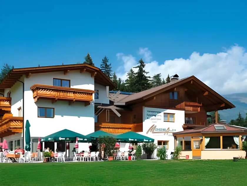 Familienhotel Moos-Alm - Image 1