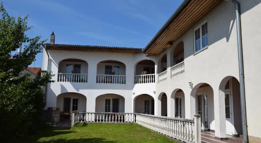 Appartmenthaus Rosenhof - Image 1