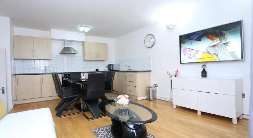 Gorgeous 2 bedroom 2 bathroom Woolwich - Image 1