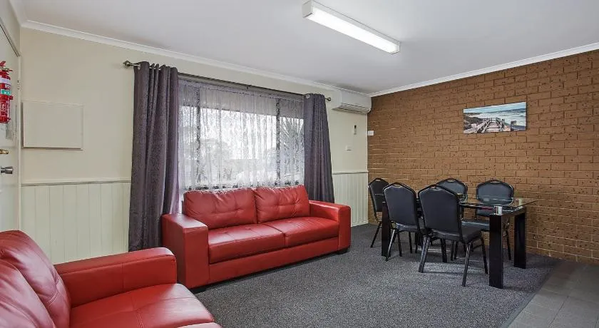 Warrnambool Motel and Holiday Park - Image 1