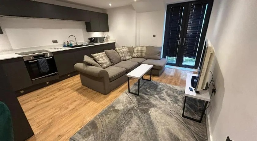The Courthouse Stylish Serviced Living - Image 1