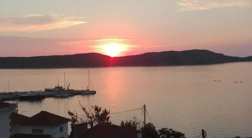 Artemis sunset view apartment - Image 1