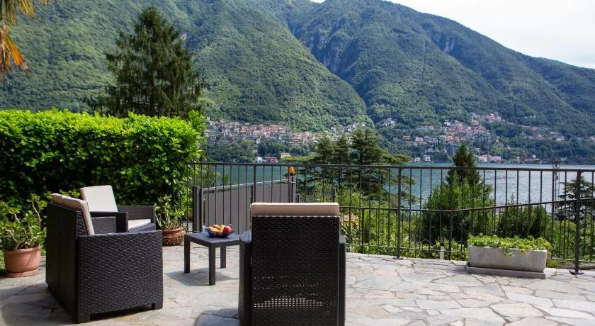 Villa Dolce Lake Views Outdoor Terrace Dining - Image 1