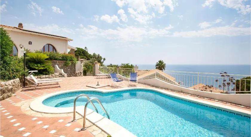 Splendida casa con 5 camere da letto a. - Image 1