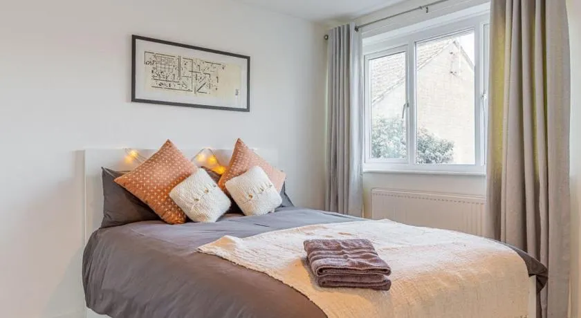 Modern 2 BD w Garden in the Heart of Tetbury - Image 1