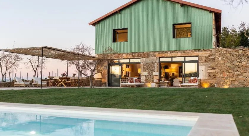 Quinta do Olival Loft Farmhouse in Douro Valley - Image 1