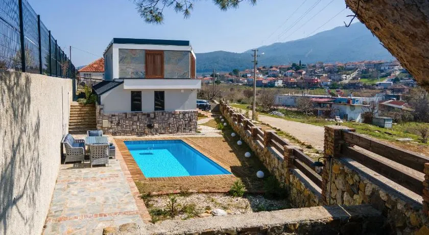 Luxury Nature Villa near Ephesus with Heated Pool - Image 1