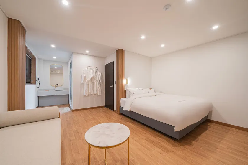 Pocheon Central Hotel - Image 1