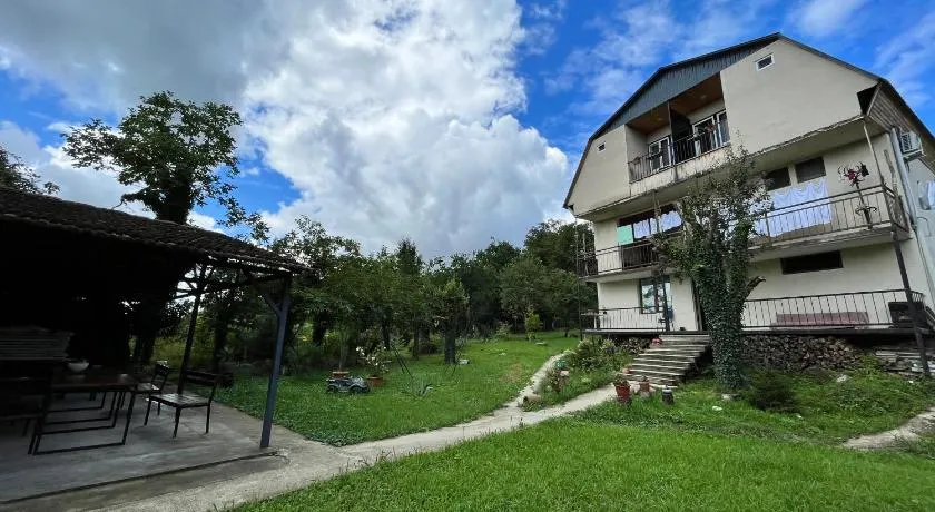 Dali`s Guest House - Image 1