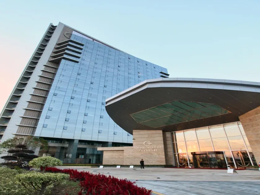 Grand Skylight International Hotel Gongqingcheng - Image 1