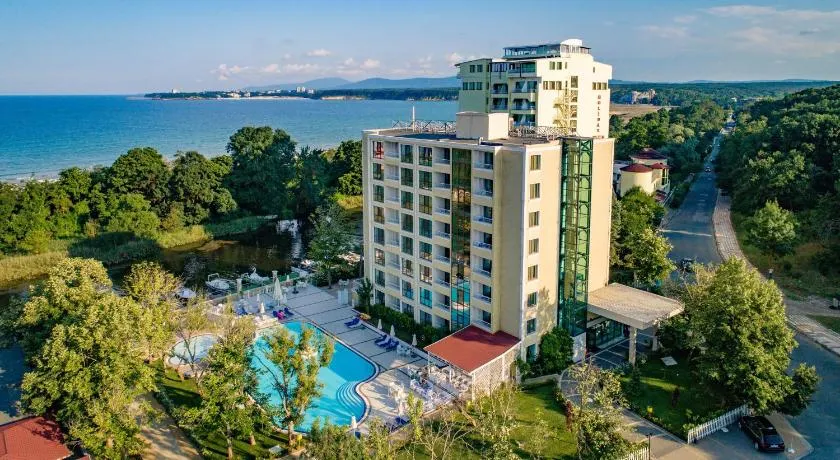Perla Royal Hotel - All Inclusive - Image 1