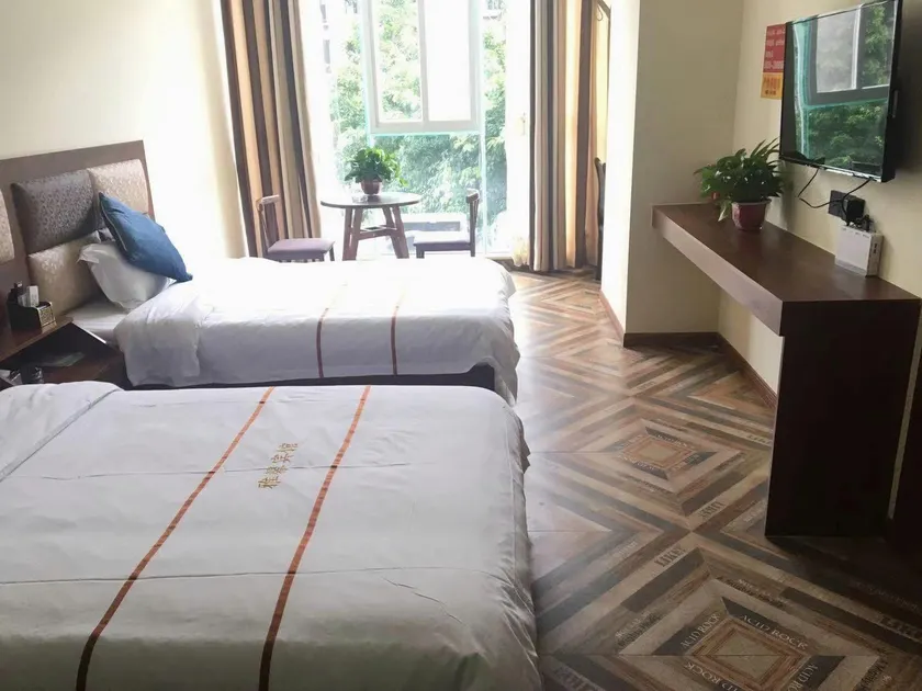Yaxin Hotel - Image 1