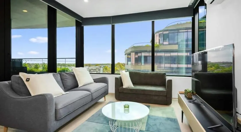 The Atrium - Resort-Style Glen Waverley Stay with Parking - Image 1