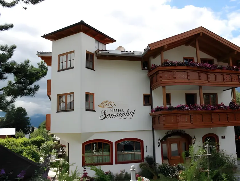 Hotel Sonnenhof - bed & breakfast & appartements - Image 1