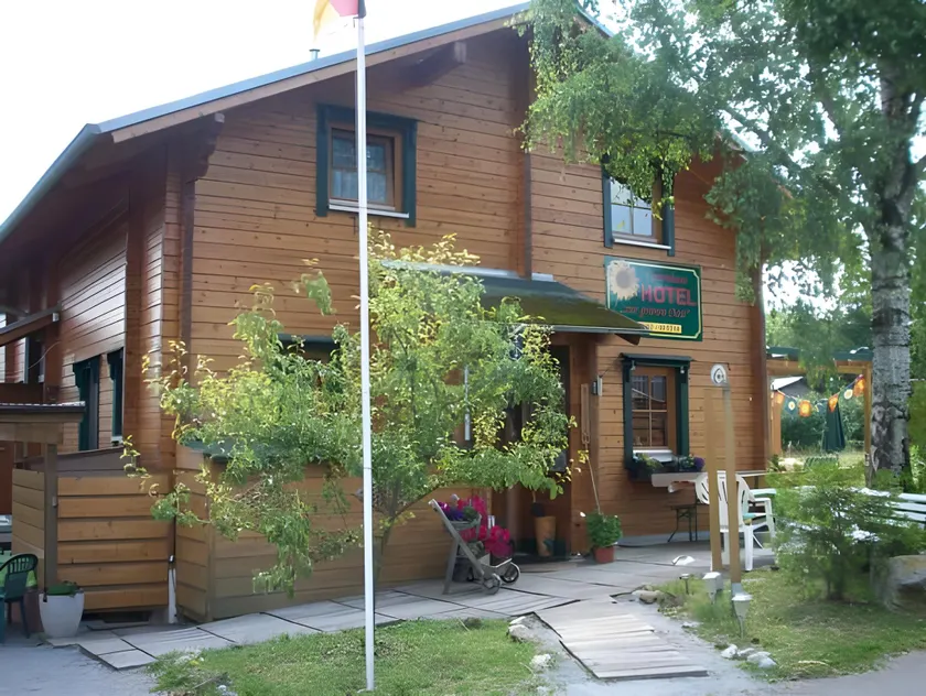 Ferienhaus-Hotel "Zur Grünen Oase" - Image 1