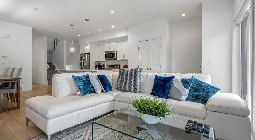 Kensington Calgary House 3BR 20 Min to Downtown - Image 1