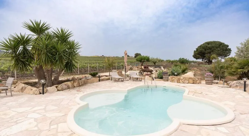 Villa Anna con piscina privata, vista sulle montagne, Wi-Fi e aria condizionata - Image 1