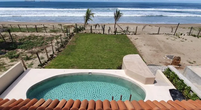 New Beachfront Villa in Playa Blanca - Image 1