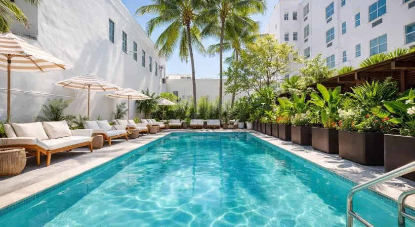 Global Luxury Suites at The Apex Miami - Image 1