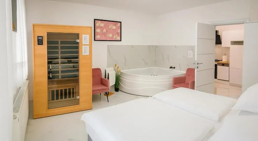 Royal Wellness Apartman - Image 1