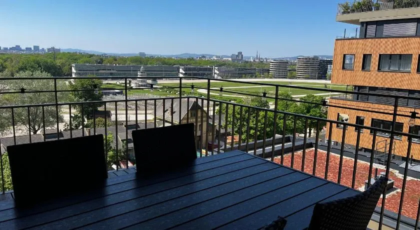 Green Park Apartment - Image 1