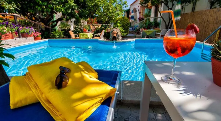 hotel la rondinella - Image 1