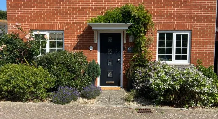 Flint Lodge - Image 1
