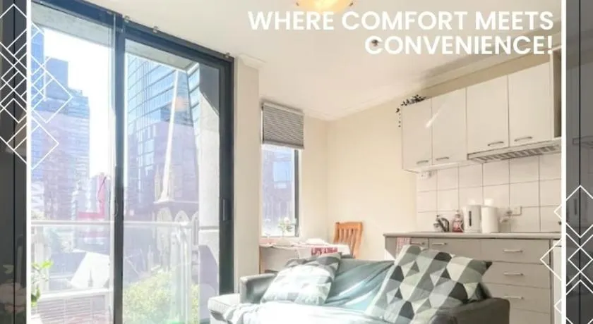 Compact 2B Apt-In The Heart of Melbourne - Image 1