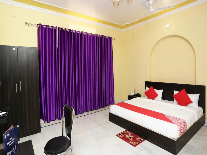 Hotel O Greenview Near Munshi Pulia Metro Station - Image 1