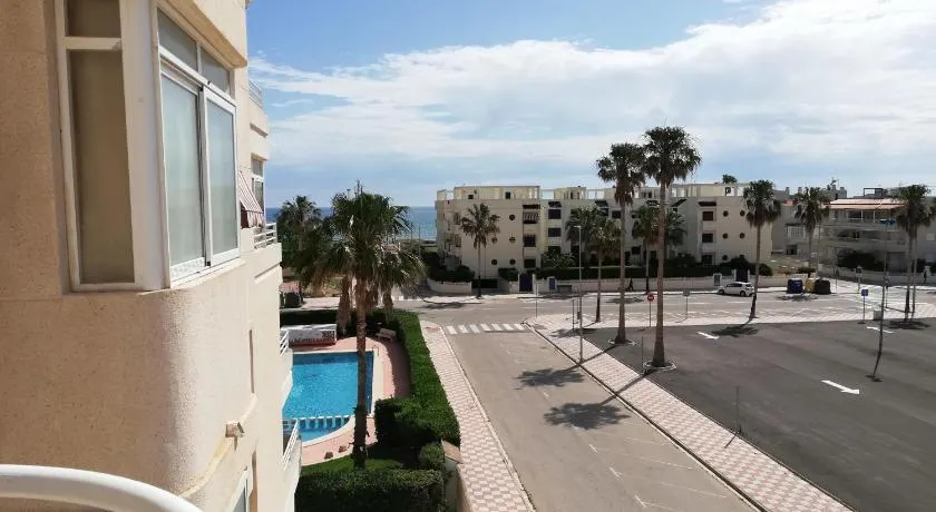 Las Olas Solo Familias Serviplaya - Image 1