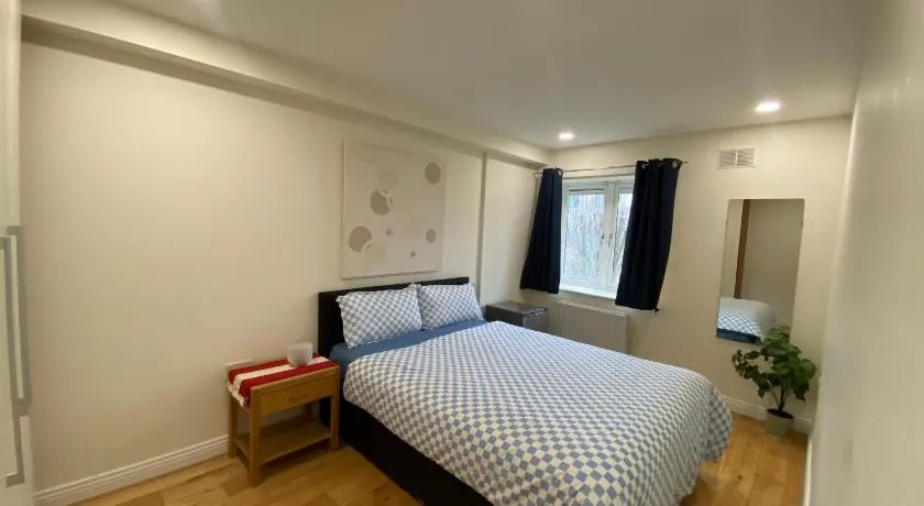 Cozy Room in Modern Apartment - Perfect Location - Image 1