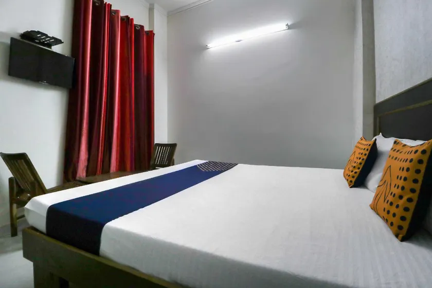 OYO 809126 Hotel Sun City - Image 1