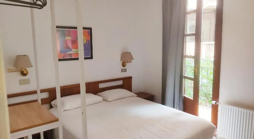 Hotel Lauxeta Berria - Image 1