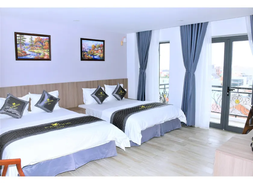 Royal Palms Hotel - Image 1