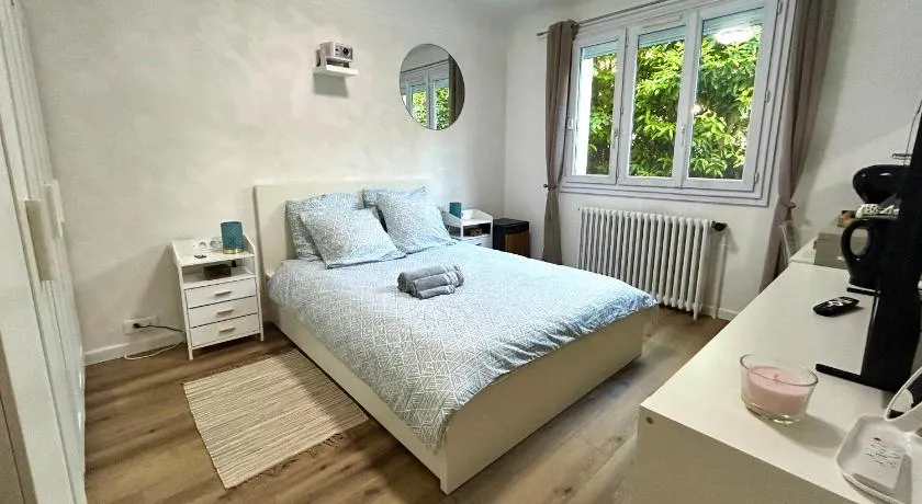 Chambre dans aile indépendante RER Cergy Préf CY Univ Gdes Ecoles - Image 1