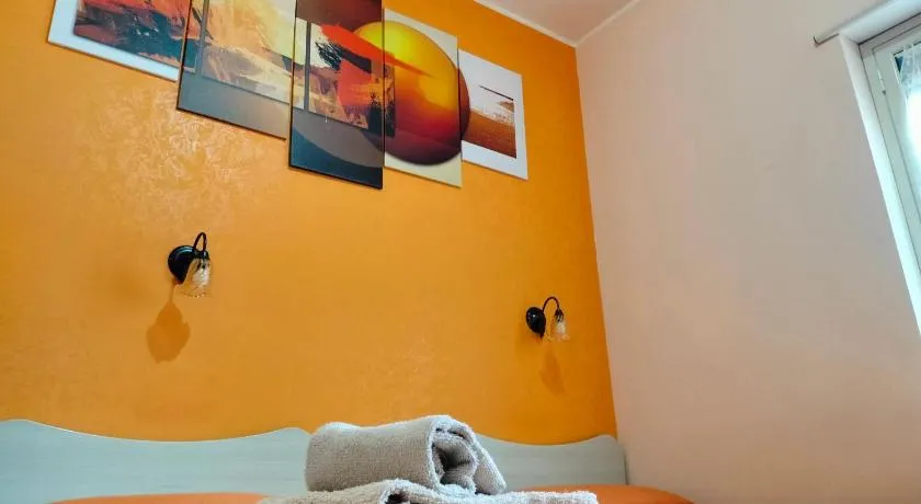 B&B Max - Image 1