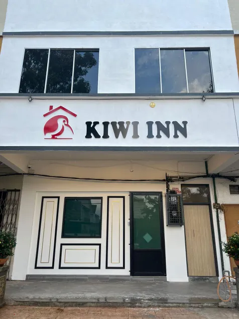 KIWI INN - Image 1