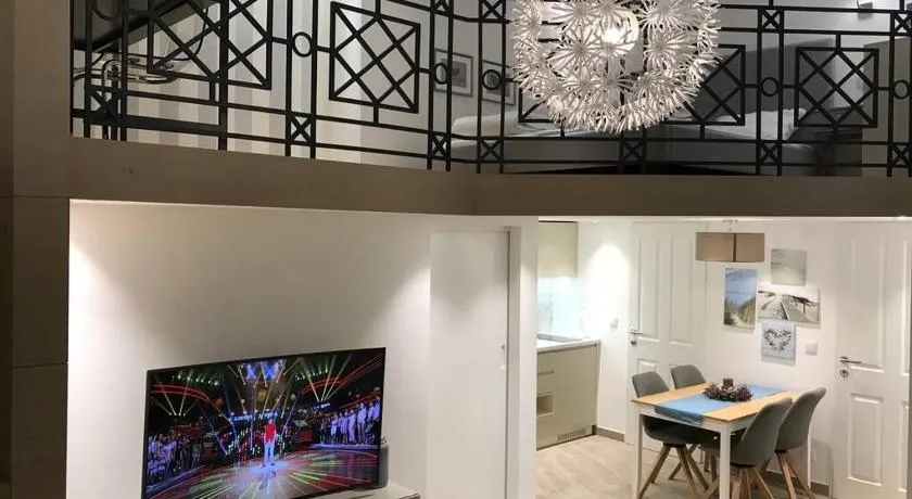 Zeus Design Loft Apartments - Image 1