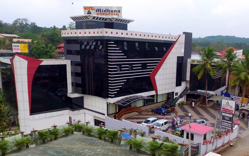 Hotel Midhuna International - Image 1