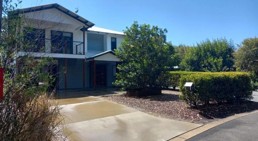 9 Ibis Court - Rainbow Beach - Image 1