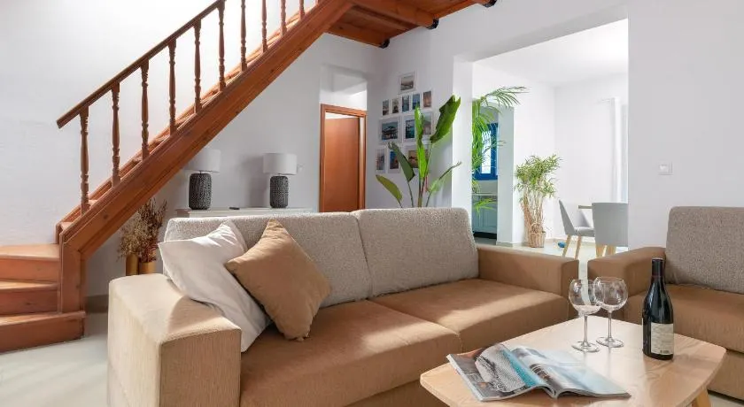 Blue Moon Villa - Image 1