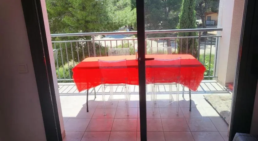 Apartamento Calafat, a 2 minutos a pie de Cala Llobeta - Image 1