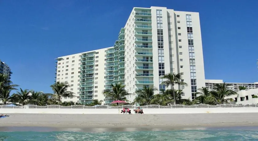 THE TIDES 1 bedroom apt 10 floor WE ARE ON THE BEACH! - Image 1
