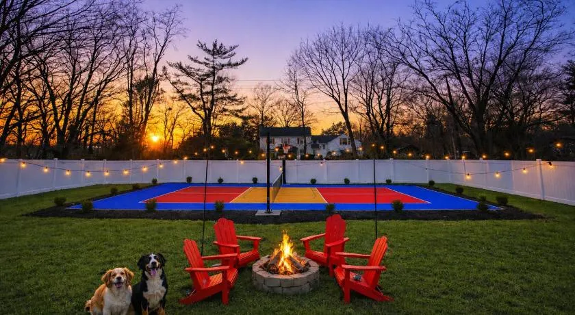 Play Pickleball & Shoot Hoops, Near Grand Park & Downtown Indy - Image 1