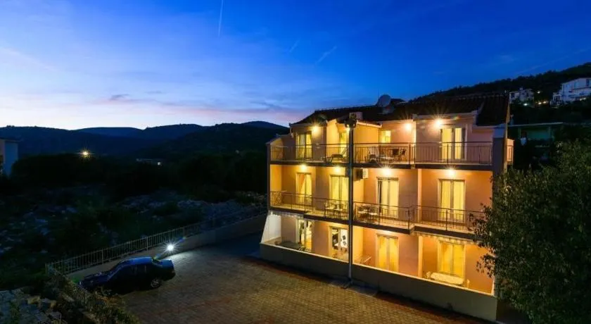 Apartments with parking space Marina, Trogir - 25135 - Image 1