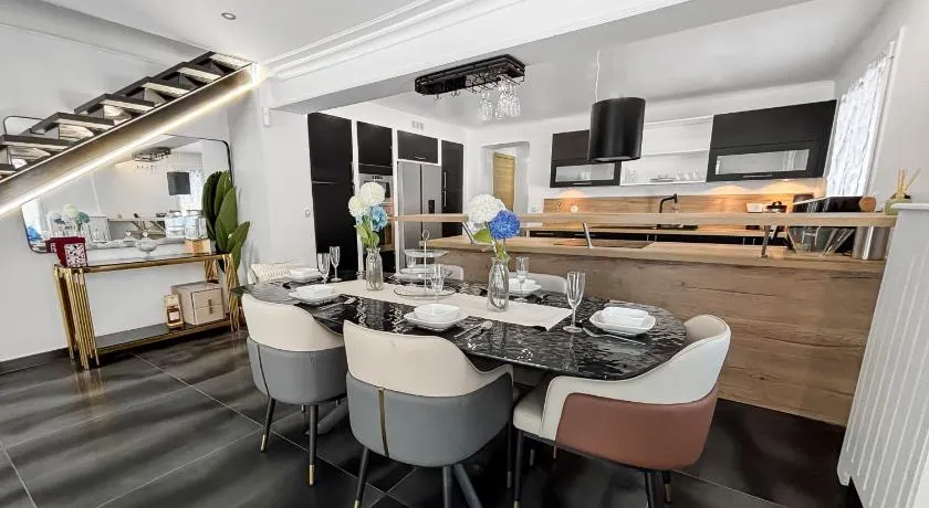 Villa avec jacuzzi, sauna, cinéma - Proche Paris - Image 1