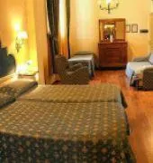 Azzi Hotel - Image 1